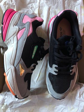 adidas falcon 37