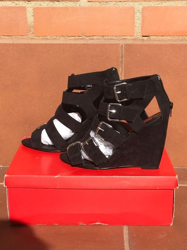 Sandalias cuña London Rebel sin estrenar