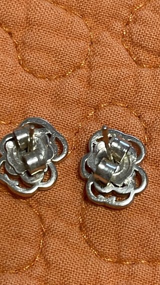 Colgante y pendientes Tous