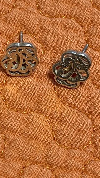 Colgante y pendientes Tous