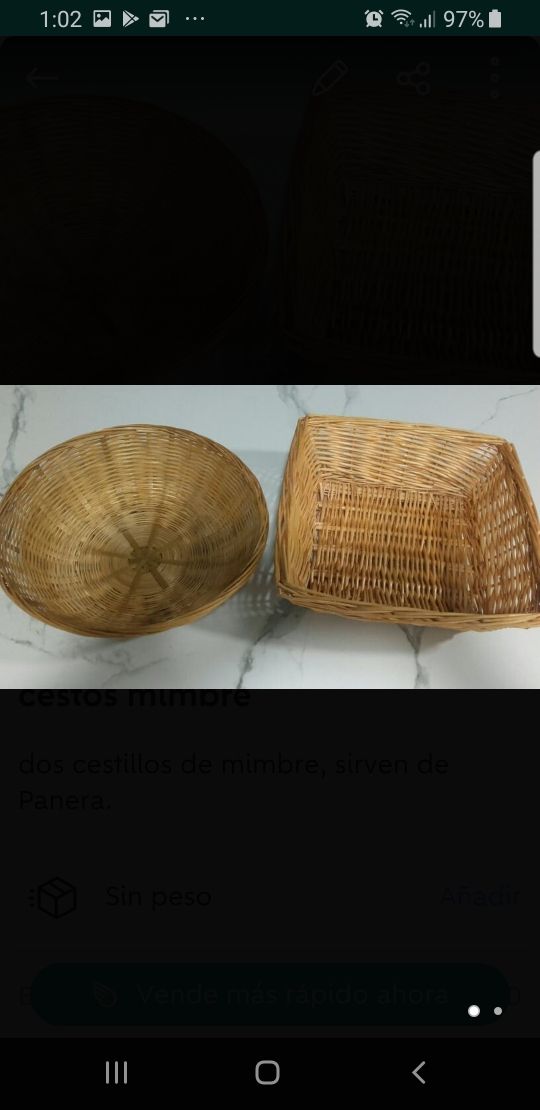 2 cestillos de mimbre sirven de panera