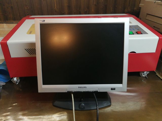 Monitor 15" Pivotante