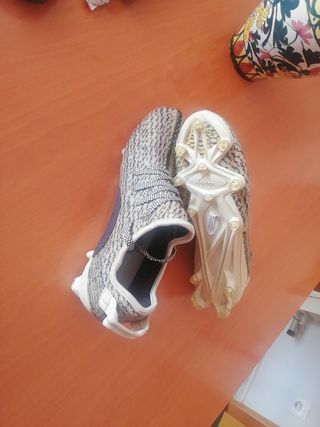 adidas yeezy futbol