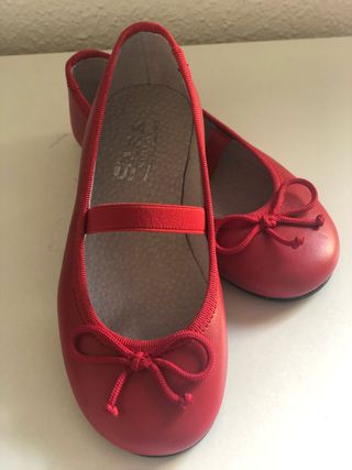bailarinas rojas niña
