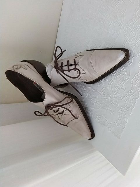 Zapatos beige N°37 Patricia nuevos