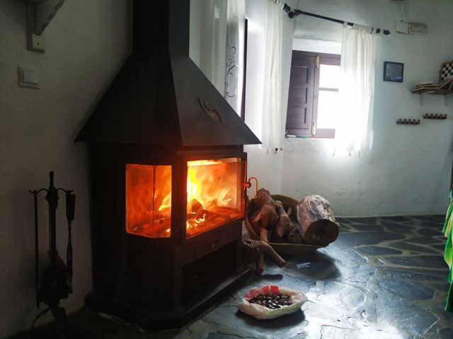 CHIMENEA ESTUFA de segunda mano por 400 € en La Herradura en WALLAPOP