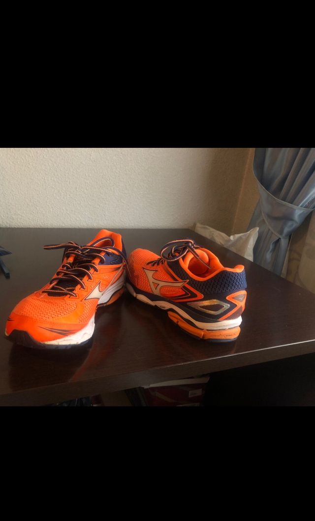 Scarpe da corsa Mizuno di alta gamma, usate ma in buone condizioni