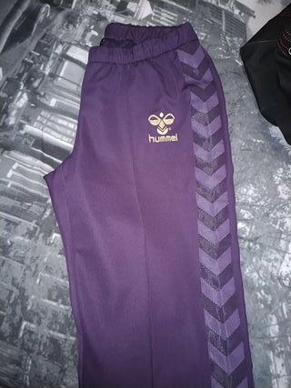 Pantalón chandal morado. de segunda mano por 7 EUR en León en WALLAPOP