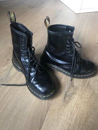 martens negras mujer