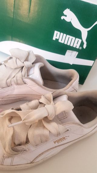 puma con lazo blancas