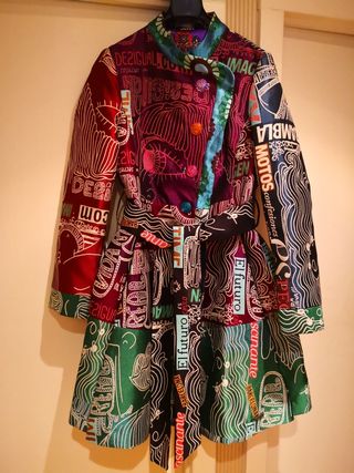 Abrigo Desigual de segunda mano por 75 € en Ourense en WALLAPOP Abrigo Desigual de segunda mano en Ourense en WALLAPOP