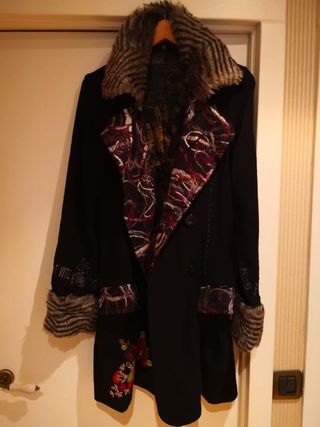 Abrigo Desigual de segunda mano por 60 € en Ourense en WALLAPOP Abrigo Desigual de segunda mano en Ourense en WALLAPOP