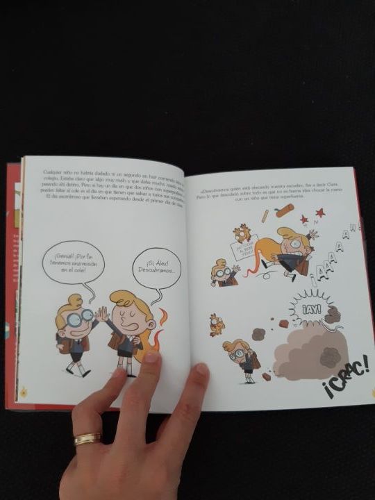 libro clara y superalex monstruos en la escuela