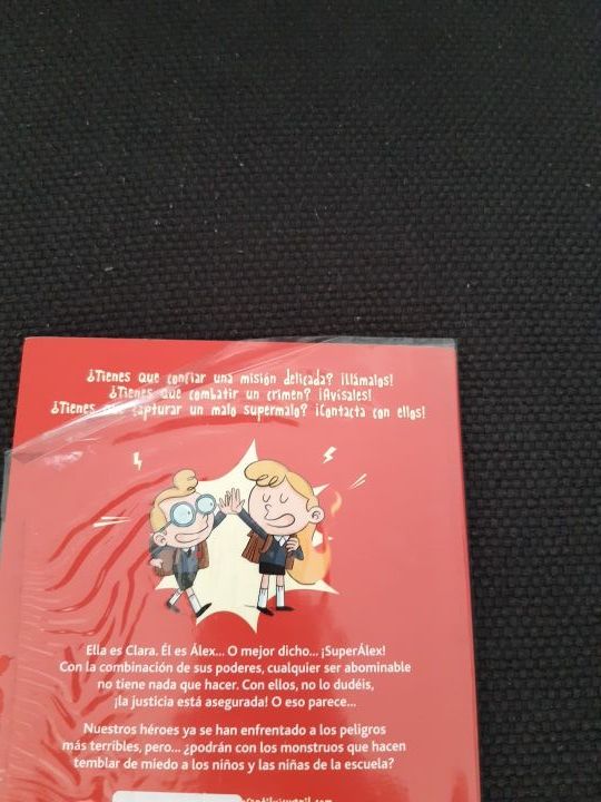 libro clara y superalex monstruos en la escuela