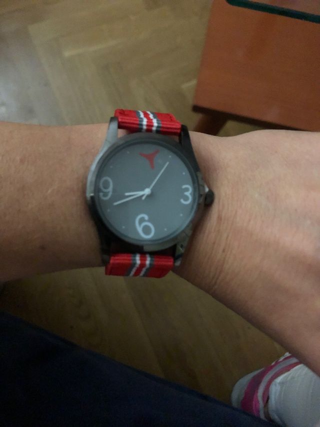 Reloj nuevo con caja