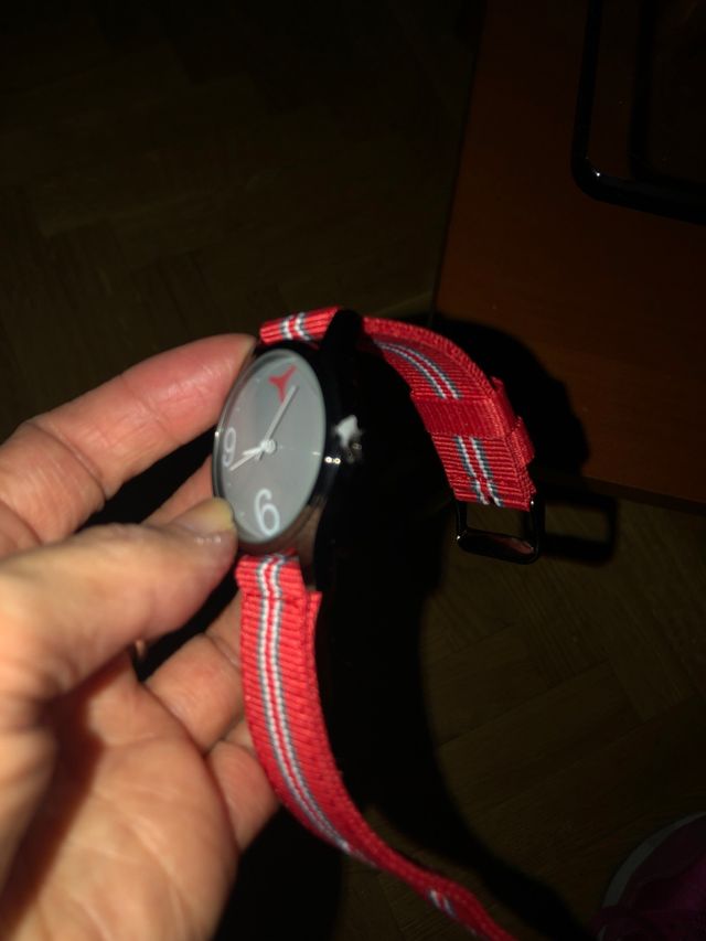 Reloj nuevo con caja