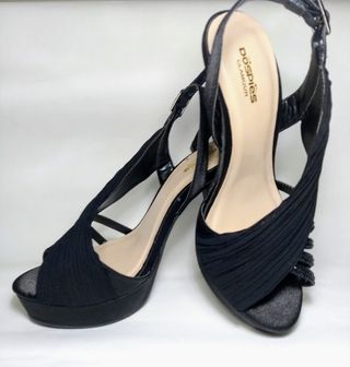 Zapatos nuevos de fiesta de tacón número 35 de segunda mano por 15 EUR en  Sevilla en WALLAPOP