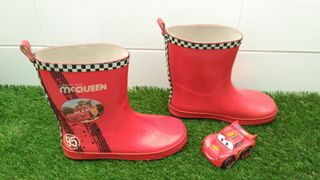 Botas agua Rayo McQueen Talla 33 niños de segunda mano por 10 EUR en  Manises en WALLAPOP