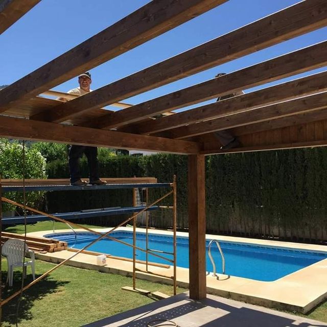 Pérgolas de madera de segunda mano por 1 EUR en VélezMálaga en WALLAPOP