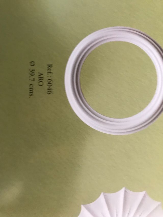 MOLDURAS Y PIEZAS DE ESCAYOLA 