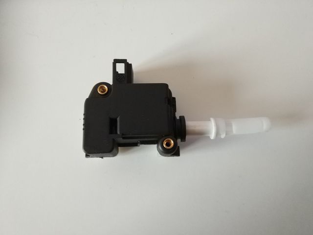 servomotor maletero Passat 3bg