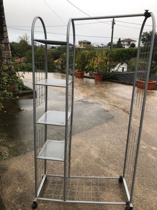 Perchero con ruedas de segunda mano en WALLAPOP