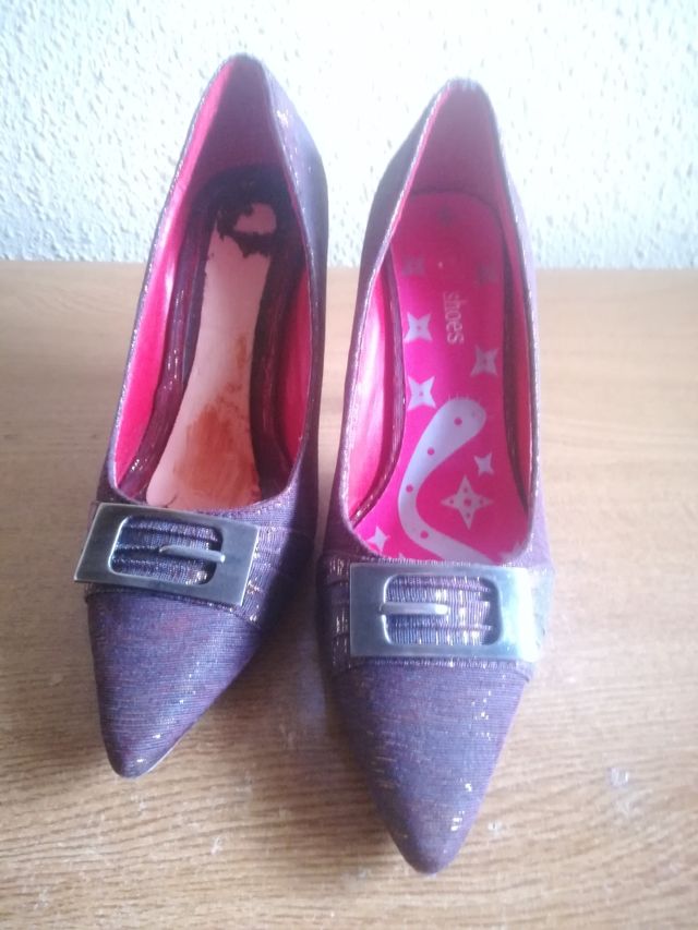 Zapatos de tacón morados