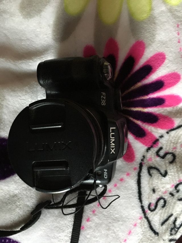 Cámara Panasonic Lumix FZ38