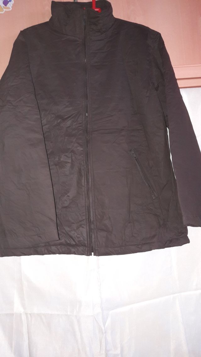 CHAQUETA Marrón. Talla L