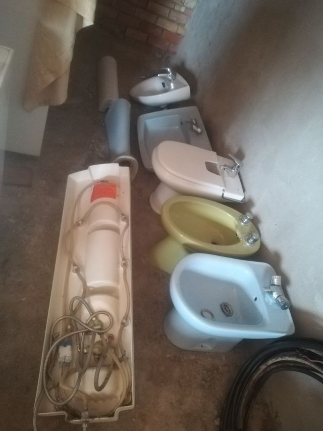 lavabos.. bidé... . idromasaje de ducha.