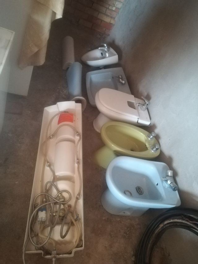 lavabos.. bidé... . idromasaje de ducha.