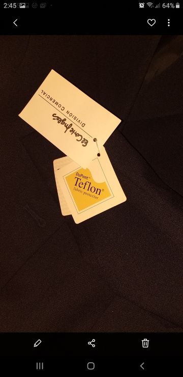 cama con canapés incorporado y luz de LED