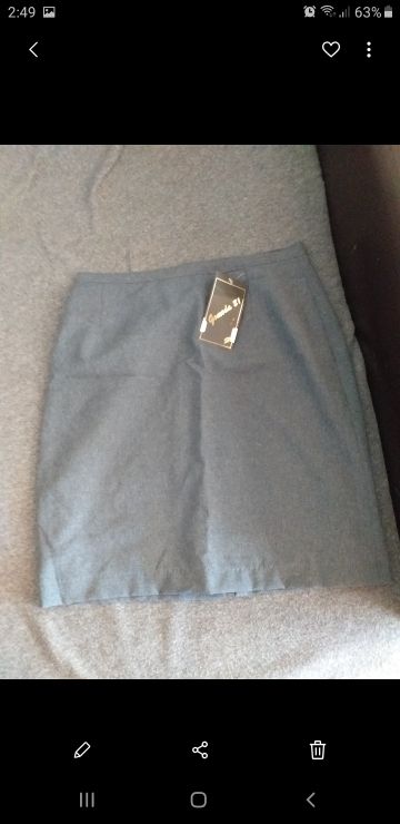 cama con canapés incorporado y luz de LED