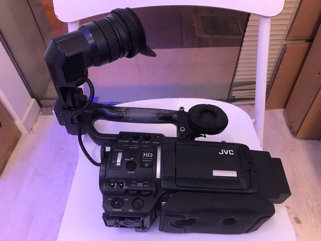 Vendo 3 videocamere JVC 110
