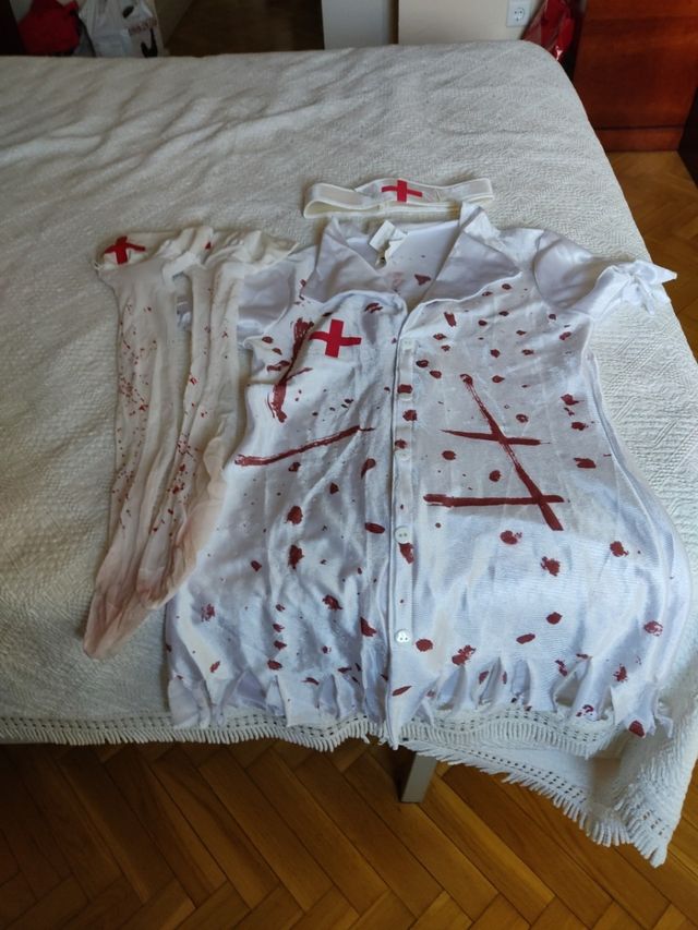 Enfermera T/única  7€y Carnicera Zombi T/