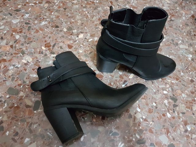 BOTINES NEGROS