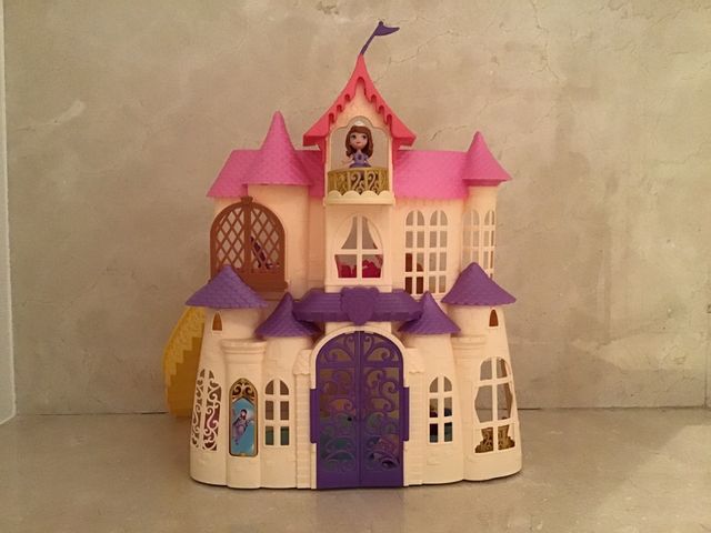 Casa infantil Princesa Sofía con jardín extraible