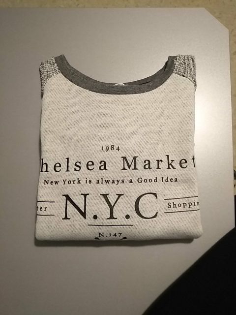 Jersey chica en grises de Mango