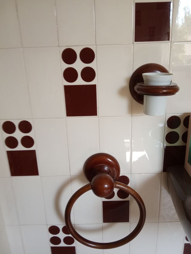 Accesorios De Baño En Color Wengué De Segunda Mano Por 12 Eur En Guadalajara En Wallapop