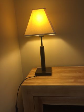 Lámpara de mesa de segunda mano por 15 € en Madrid en WALLAPOP Lámpara de mesa de segunda mano por 15 € en Madrid en WALLAPOP