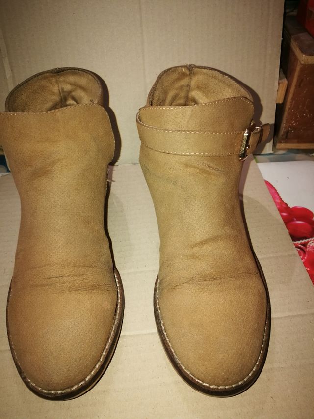 Botines de señora muy poco usados.