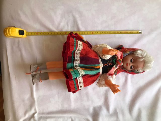 Muñeca traje folclore años 60