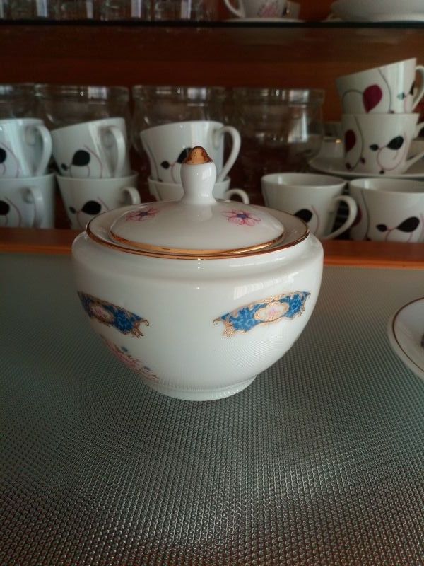 Juego de café porcelana filo dorado