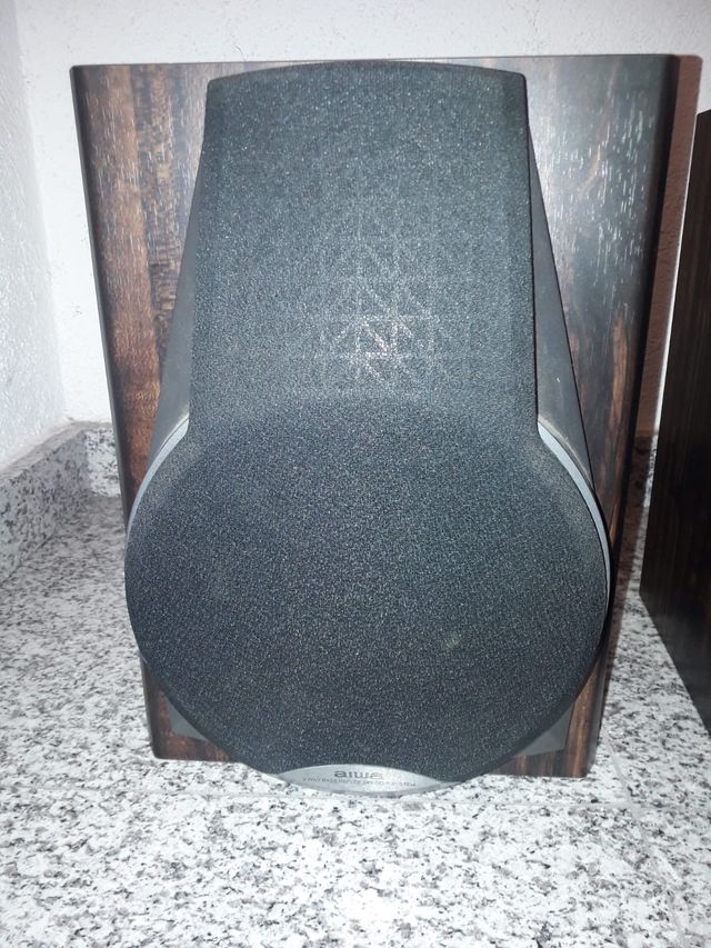 Altavoces Aiwa de segunda mano por 15 EUR en Barcelona en WALLAPOP