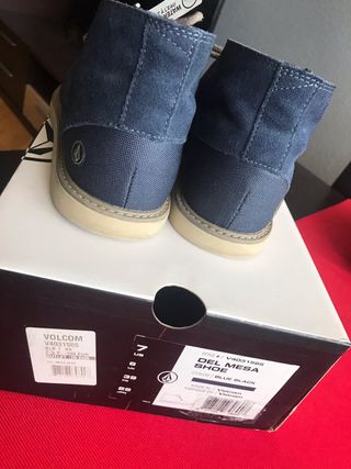 Botines Volcom nuevos! Num 39 de segunda mano por 32 EUR en Tres Cantos en  WALLAPOP