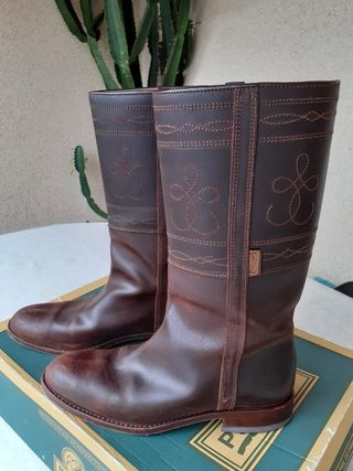 Botas camperas hombre Talla 41. Un solo uso de segunda mano por 60 EUR en  Badalona en WALLAPOP