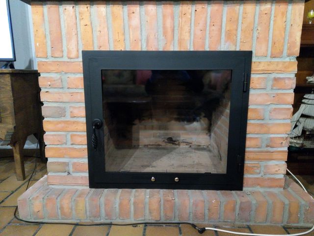 PUERTAS PARA CHIMENEAS de segunda mano por 450 € en Pumalverde en WALLAPOP