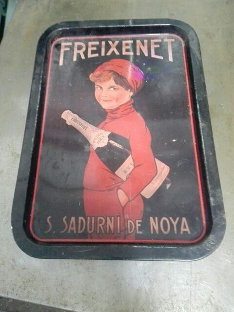bandeja metalica de Freixenet