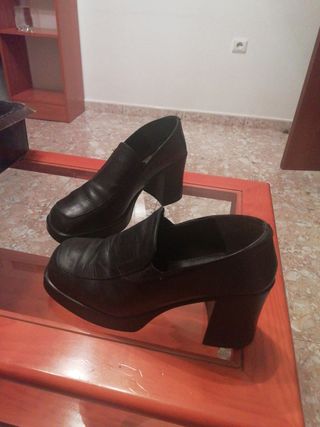 Zapatos de tacón numero 41 de segunda mano por 7 EUR en Santa Marta en  WALLAPOP