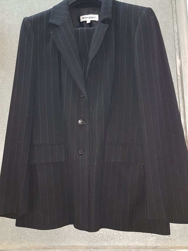 2ªREBAJA. TRAJE DE CHAQUETA. RAYA DIPLOMATICA